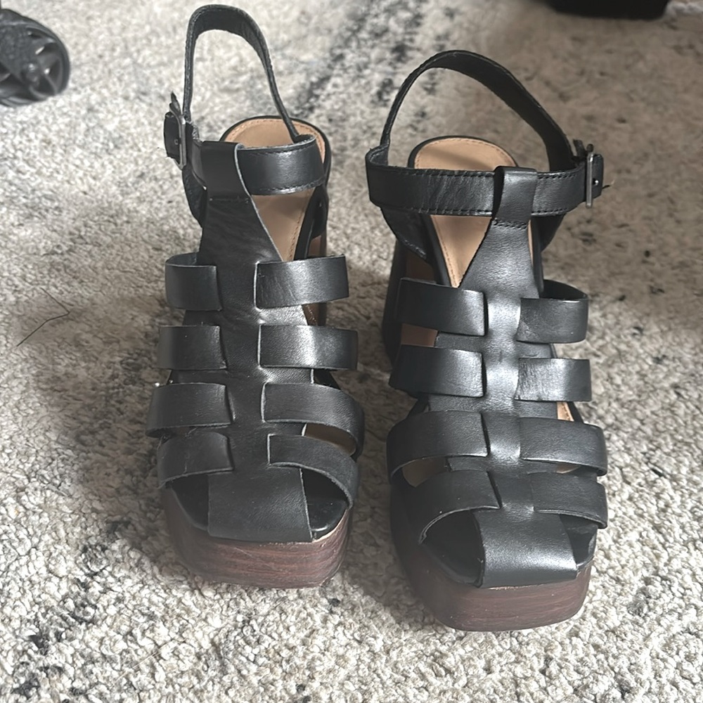 Black heels size 7